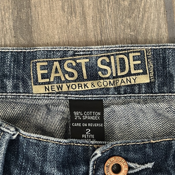 New York & Co. Eastside collection women’s jeans size 2P. Blue distressed denim - Picture 3 of 7